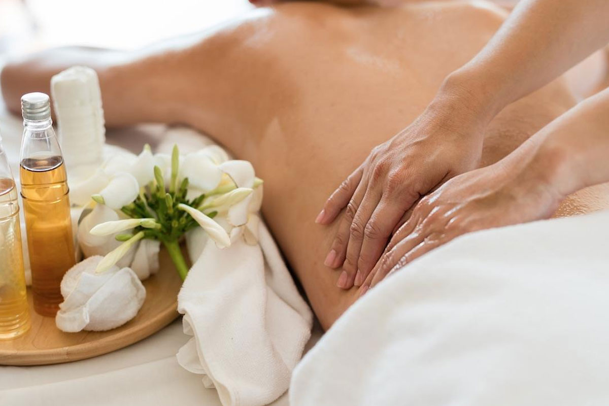 Aroma-Therapy-Massage-Image-2